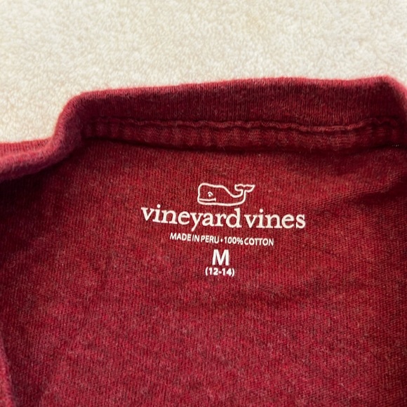 Vineyard Vine Football Whale Logo Sleeve Pocket Tee Size Medium youth. - Picture 5 of 6